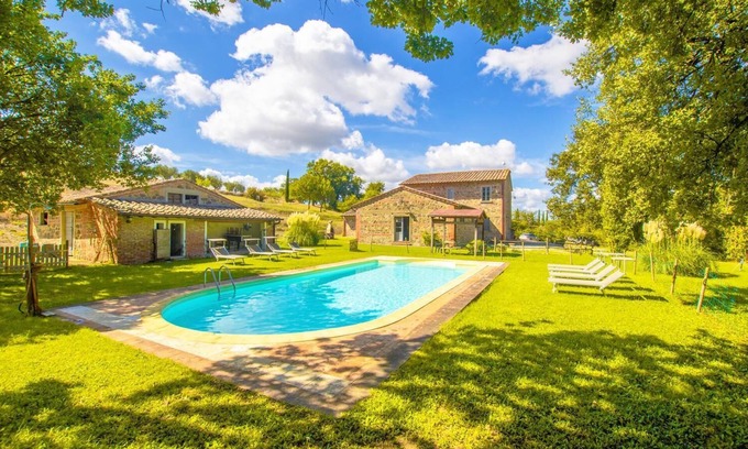 Sarteano Villa | Casale del Conte - Three Bedroom Villa, Sleeps 6