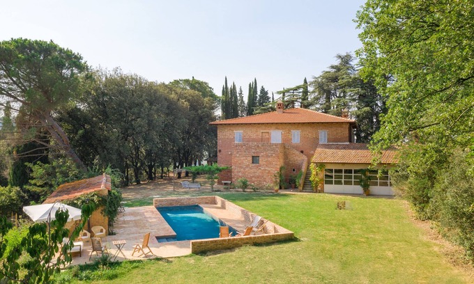 Po' Bandino House | Casale il Rondò, entire property with pool, private park, Città della Pieve