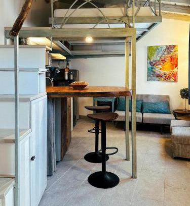 Sotta Apartment | Casaluna, centre village, joli petit studio