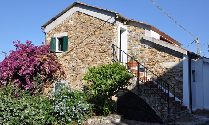 Diano San Pietro House | CasaRelax, quiet holiday home in the middle of the olive groves with panoramic views