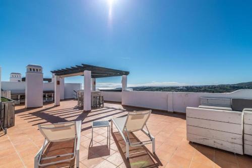 Casares Apartment | Casares Golf apt by Costarentals - Ref M10