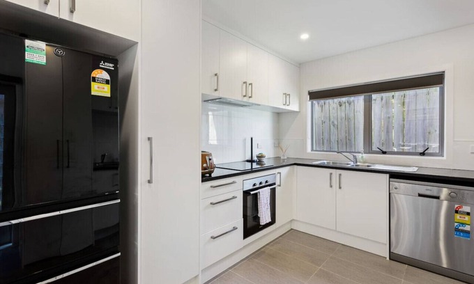 Pakuranga Heights Apartment | Cascade Cottage with Parking and Wi-Fi