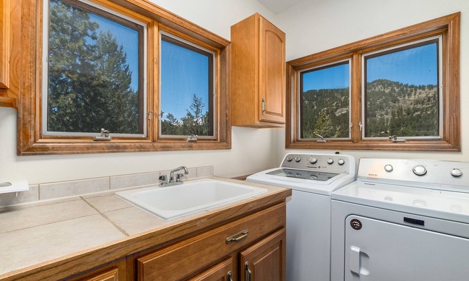 Aspen Brook House | Cascade - Spacious Family Mountain Retreat - Quiet Neighborhood - 20-NCD0238