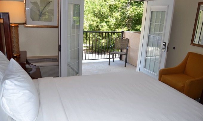 Bloomington Hotel | Cascades Inn
