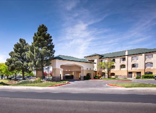 Roswell Hotel | CASH REWARDS INN & SUITEs