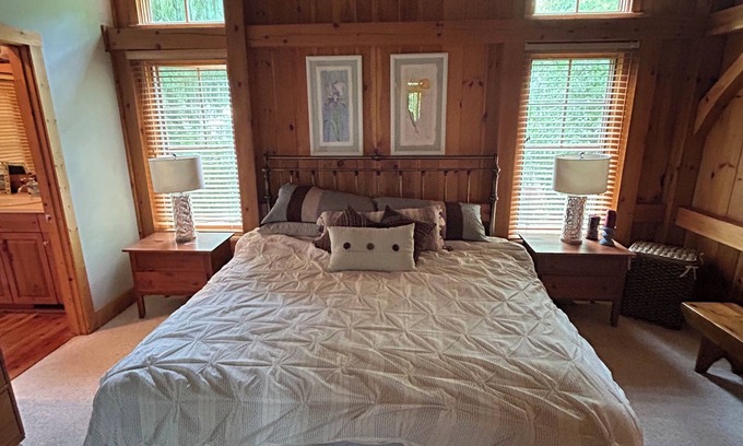 Cashiers Cabin | Cashiers North Carolina Cabin on Golf Course with Pool Table!