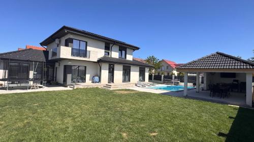 Sinmartin House | Casira Guesthouse