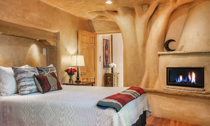 South Capitol House | Casita Arbolito - Unique Hideaway, Walk Everywhere