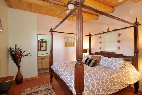 Northeast Santa Fe House | Casita Bee, Santa Fe charmer