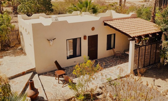 Todos Santos House | Casita Los Mangos, a serene garden getaway in Pueblo Magico Todos Santos