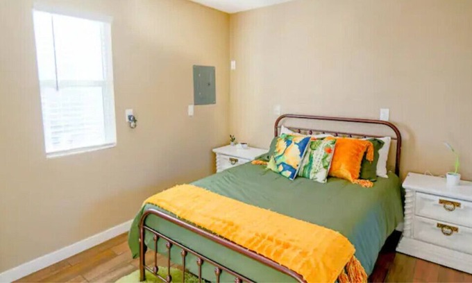 Surprise House | Casita on the Ranch with Pool, Hot tub and Sauna!