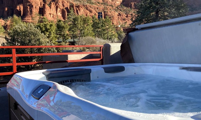 Sedona House | Casita w/Hot Tub on Rooftop, Al Fresco Dining, Full Kitchen+Iconic Views!