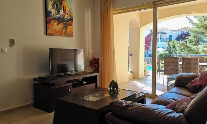 Maleme Villa | Cassiopeia 3-Bedroom House on beach with pool
