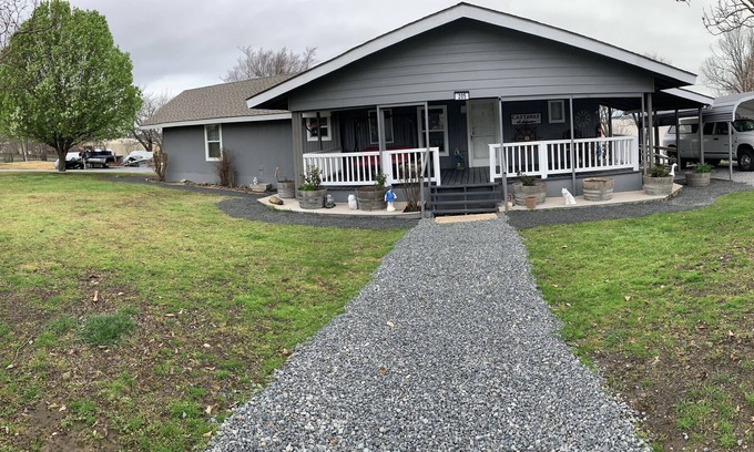 Blocker House | Cast away on Lake Eufaula