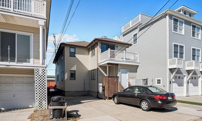 North End Condo | Castaway Cottage, A Cozy 2-Bedroom Condo in OCNJ. Pet Friendly