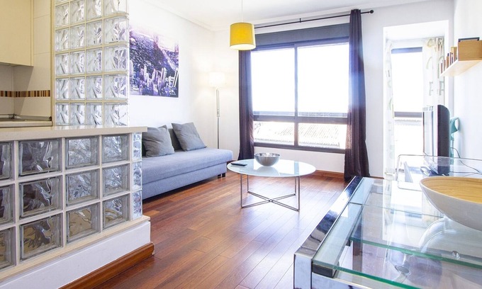 Almenara Apartment | CASTELLANA PARKING 1 BEDROOM - 01