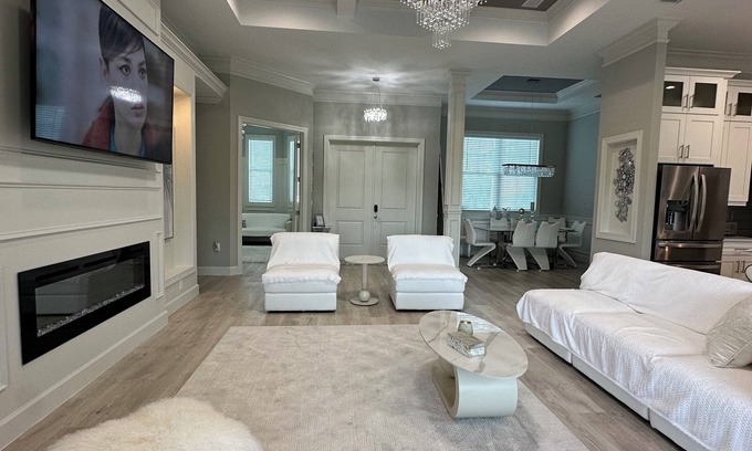 North Port House | Castello de Lana nNew construction spacious and spectacular home with a pool.