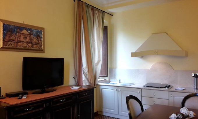 Izzalini Apartment | Castello Izzalini Todi Resort "Apt 6"