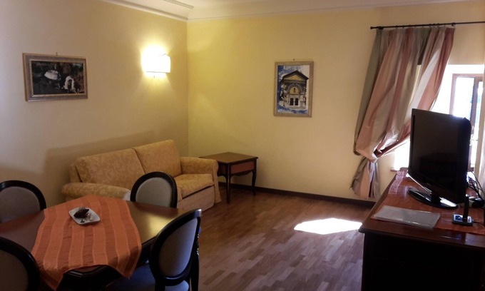 Izzalini Apartment | Castello Izzalini Todi Resort "Apt 5"