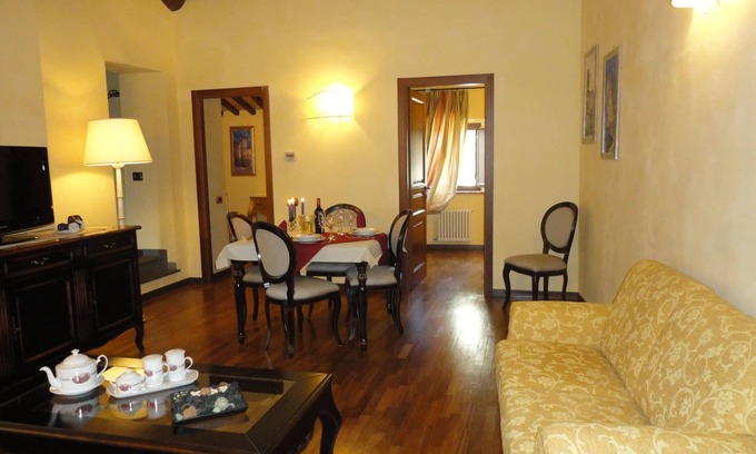 Izzalini Apartment | Castello Izzalini Todi Resort "Apt 13"