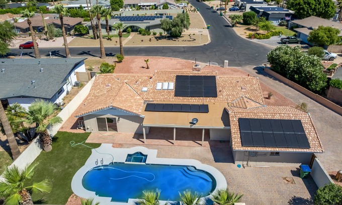 Litchfield Park House | Castillo Corner - Golf Community - Pool