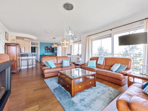 Blankenberge Apartment | Castle Apartment with Marina View