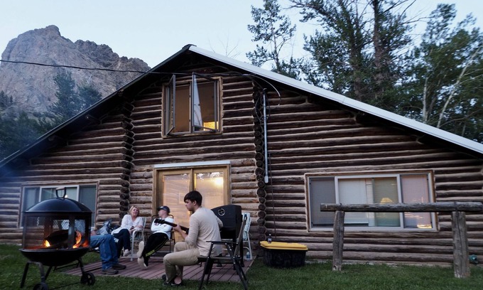 Nye Cabin | Castle Creek Cabin - Outdoor Lover's Dream!