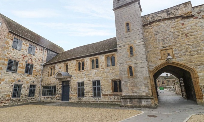 Taunton Cottage | CASTLE HOUSE, family friendly in Taunton