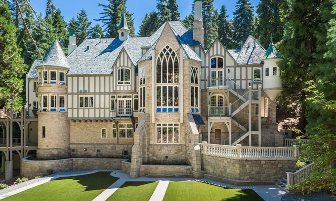 Skyforest House | Castle in the Forest