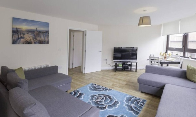 Southampton City Centre Apartment | Castle Point 6 Apartment - Premier Lodge