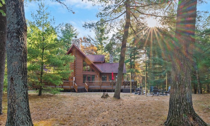 Friendship Cabin | Castle Rock Lake,Games,Bar,Fireplaces & Fire Pits
