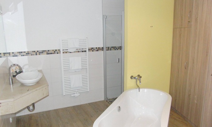 Kaschow Apartment | 'Castle Stargard': Apartment for up to 3 guests (with extra bed) & pets