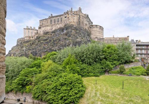 Old Town Apartment | Castle View Apartment in the heart of historic Old Town