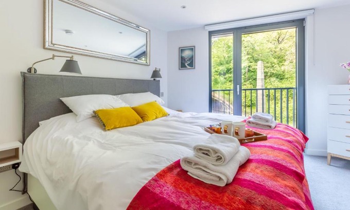 Old Town Apartment | Castle View Luxury 1 Bed Apartment