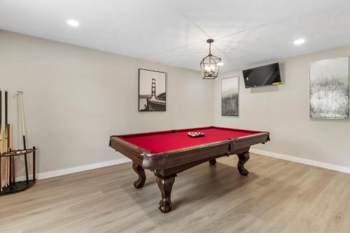 Missouri City House | Castleview Retreat 4BR Comfort Near Med Center & NRG