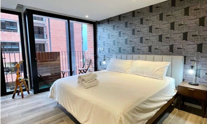 Zona 10 Apartment | CaSuya Airali Studio Apartment w/heated pool, gym