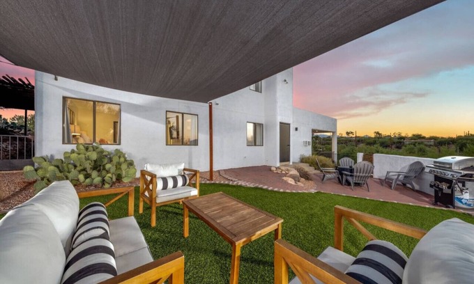 Catalina Foothills Estates House | Cat Foothills+Mountain Views/3 BR 2 BA/Garage