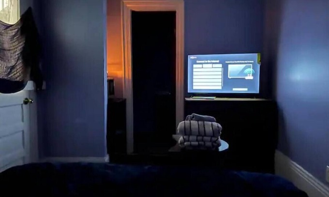 Seventh Ward Apartment | Cat's Claw Lounge Private Suite