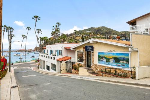 Avalon Bed & Breakfast | Catalina Courtyard Suites