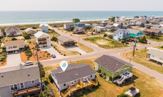 Topsail Beach House | Catch A Wave | Walk to the Beach!