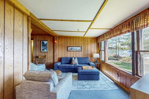 Eagle River House | Catfish Cottage A