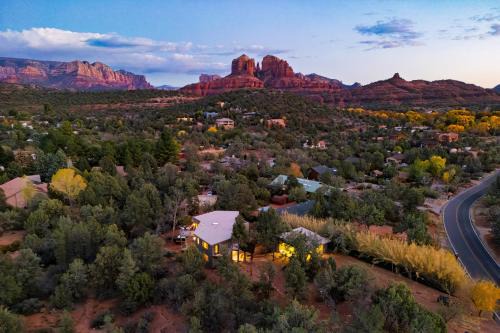 West Sedona House | Cathedral View by Avantstay Pool Table Hot Tub
