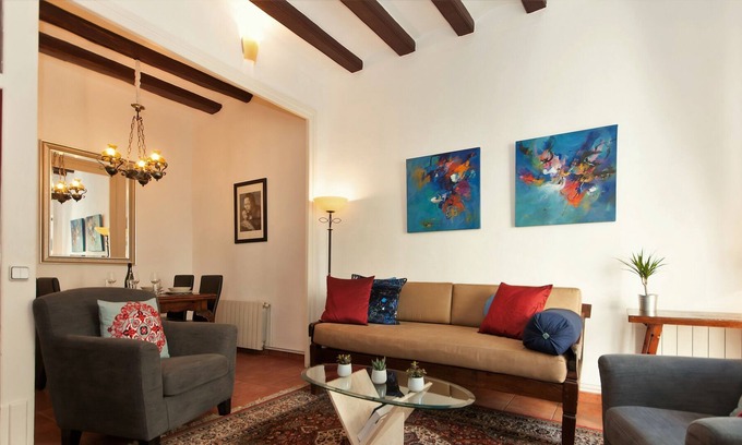 El Born Apartment | Cathedral View in Born - Location, location, location!