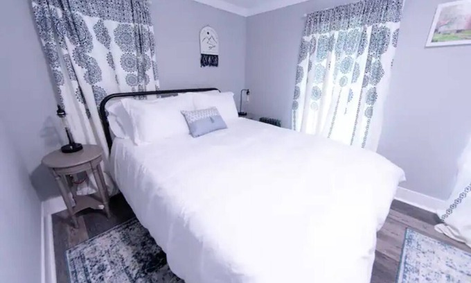 West Saugerties House | Catskill Mountain Farmhouse close to Woodstock