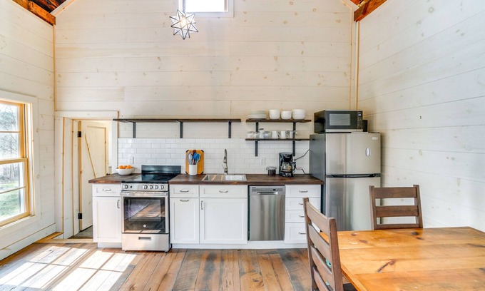 Town of New Baltimore Apartment | Catskills Cabin on Wooded 100 Acres w/ Lake