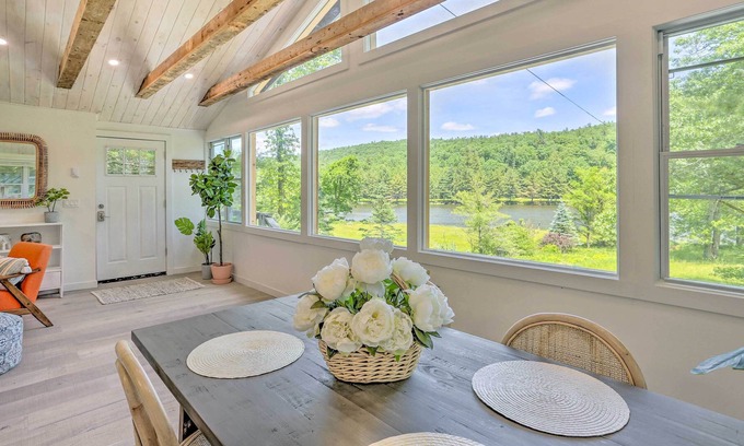Narrowsburg Cabin | Catskills Sanctuary w/ Lake Access + Hot Tub