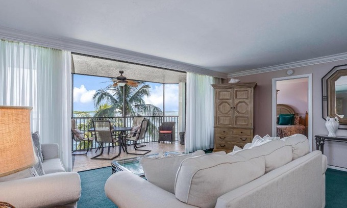 Punta Rassa House | Causeway Dreams & Sanibel Sunsets