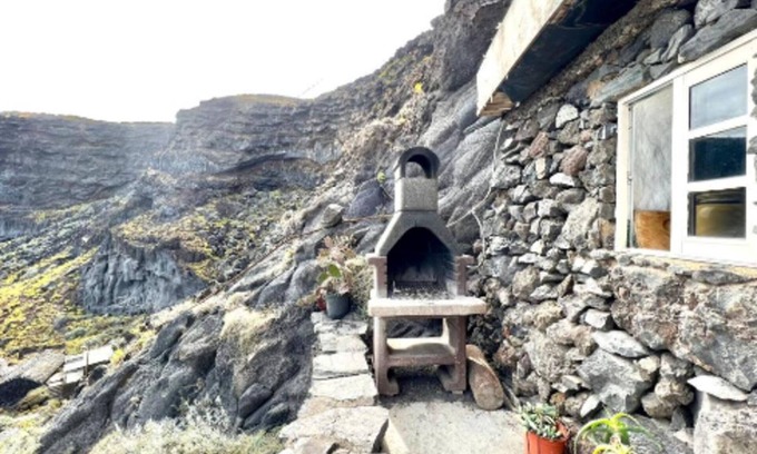 Valverde Ski Chalet | Cave House with Sea Views and BBQ for up to 5 guests Book your Experience