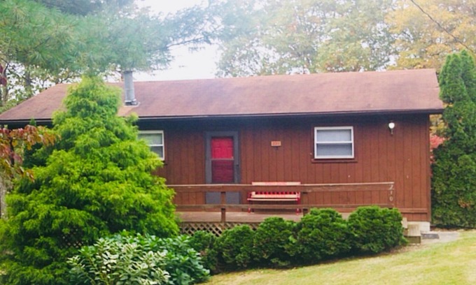 Wellington Cottage | Cave Run Lake, Kentucky, Red River, Morehead Kentucky, Menifee County Kentucky,