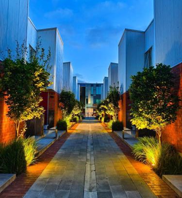 Christchurch City Centre Apartment | CBD 2 Bed 2 Bath Parkside Retreat With FreeParking